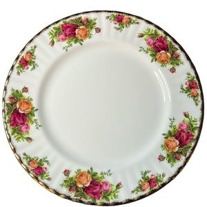 DINNER PLATE OLD COUNTRY ROSES 1962 ROYAL ALBERT BONE CHINA ENGLAND VINTAGE